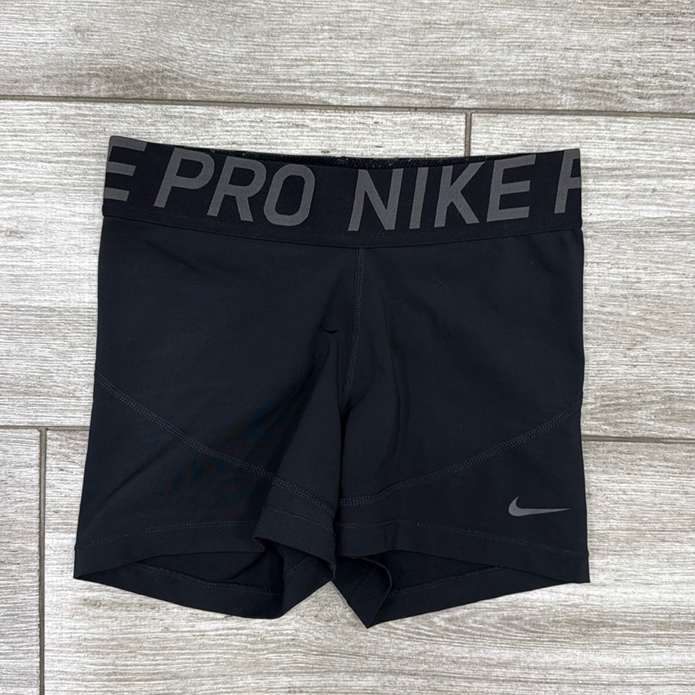 Nike Pro Women’s